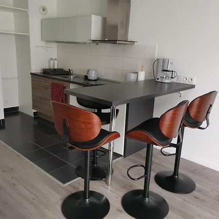 Cosy A Clichy, Avec Parking ,proche Paris! Lejlighed
